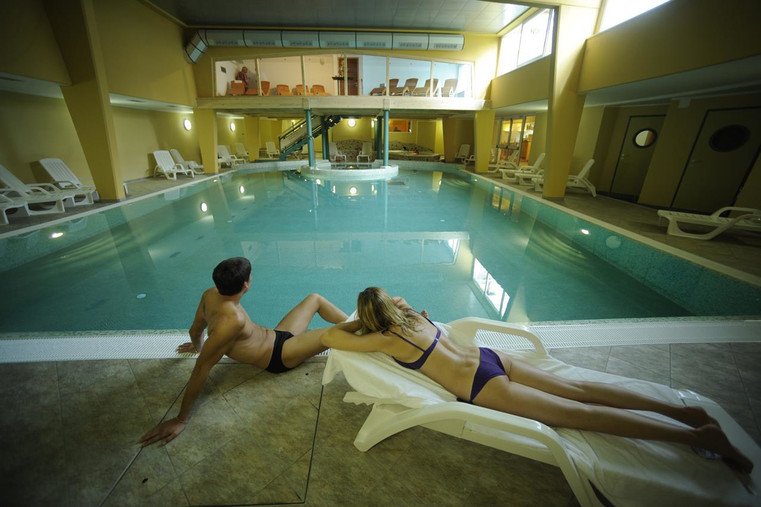 hotel cervo wellness piscina